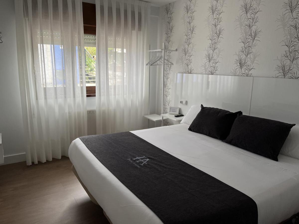 Hotel Avelina Onís المظهر الخارجي الصورة