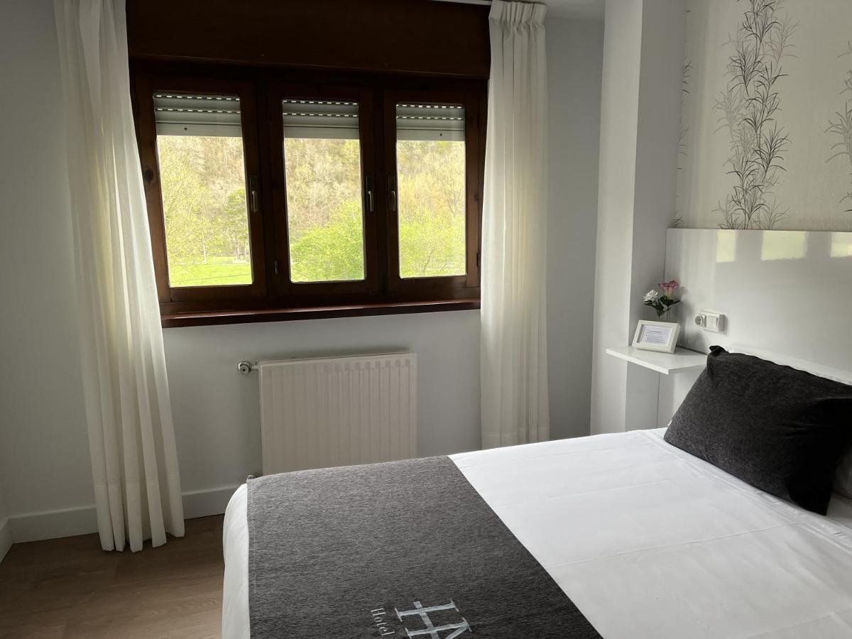 Hotel Avelina Onís المظهر الخارجي الصورة