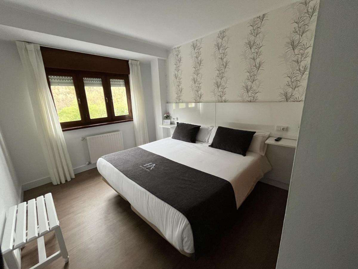 Hotel Avelina Onís المظهر الخارجي الصورة