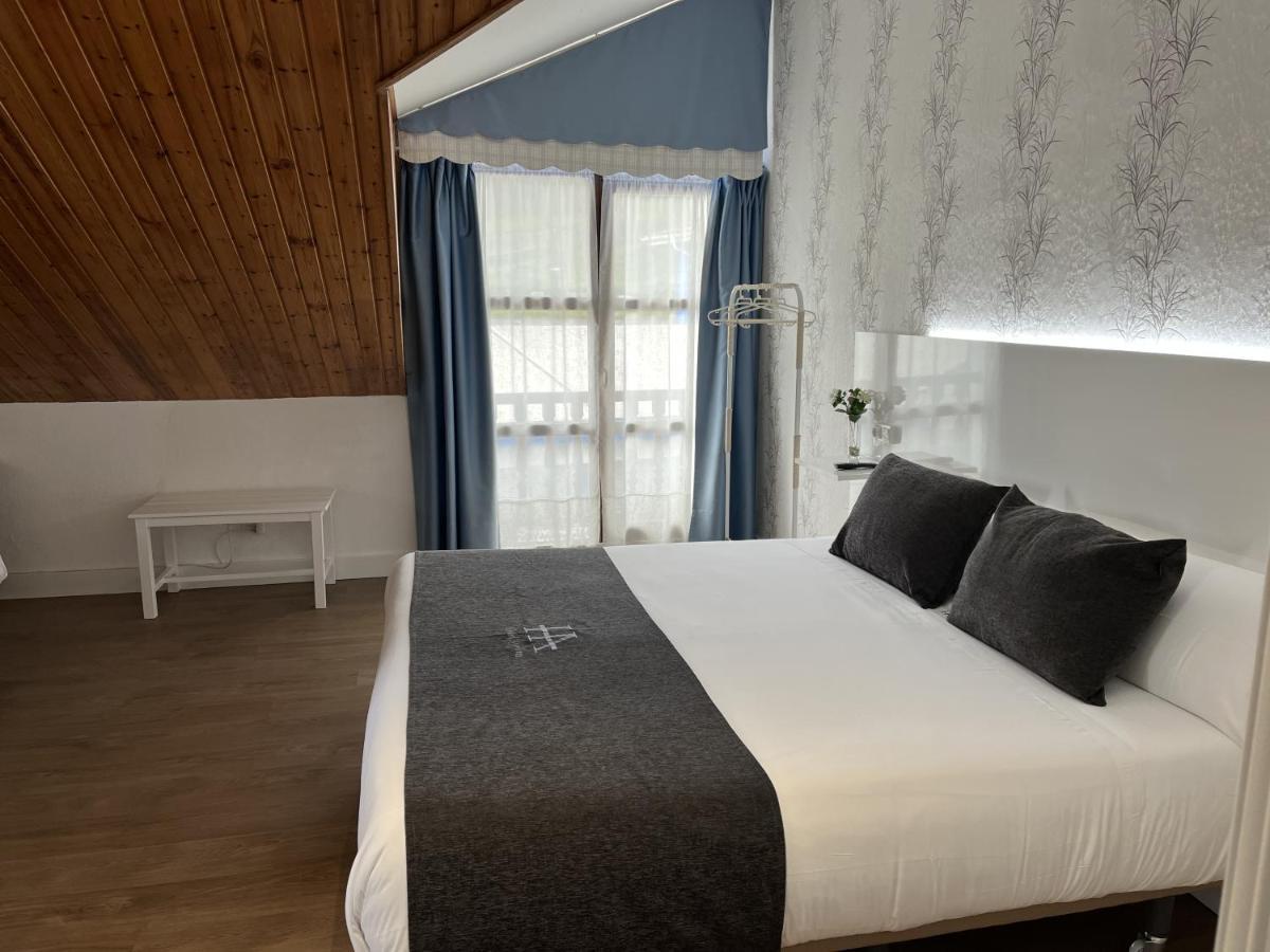 Hotel Avelina Onís المظهر الخارجي الصورة